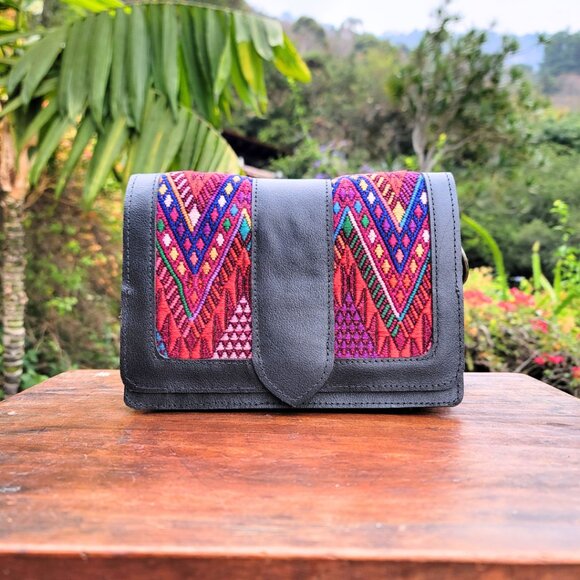 Typika Handbags - Unique Guatemalan Leather Handbag - Recycled Huipil & Black Leather (Temoatzin)